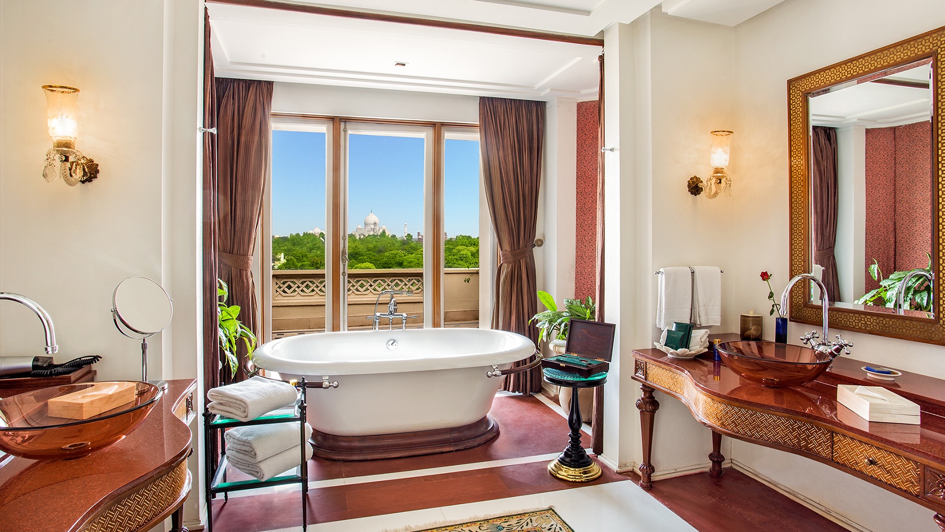 Oberoi Amarvilas | Luxury hotel in Agra | India | andBeyond